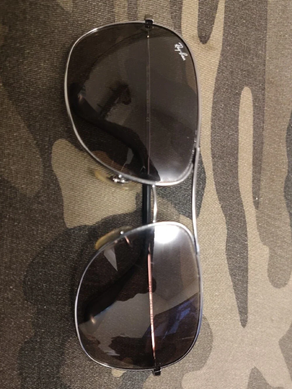 Ray-Ban Aviator Sunglasses & Black Hard Shell Eyewear Case